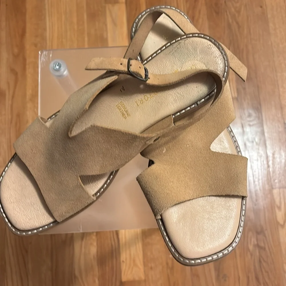Ilaria Sartori Tan Sandals with Slingback Strap
